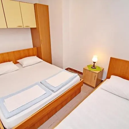 Neven - Two Bedroom With Terrace And Partial Sea View A1 Apartament