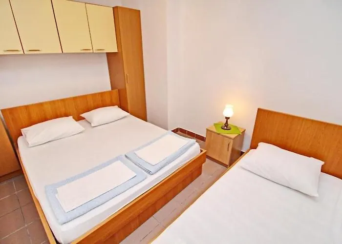 Neven - Two Bedroom With Terrace And Partial Sea View A1 Apartament
