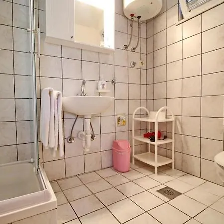 Neven - Two Bedroom With Terrace And Partial Sea View A1 Apartman Drace